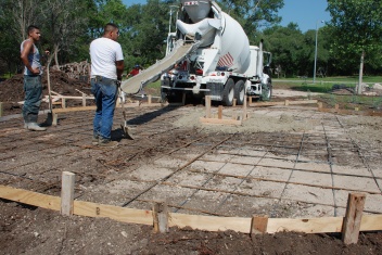 2010-05-29-61 Firepit Construction.jpg